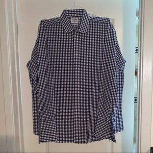 Men’s long sleeve button down collared dress shirt
